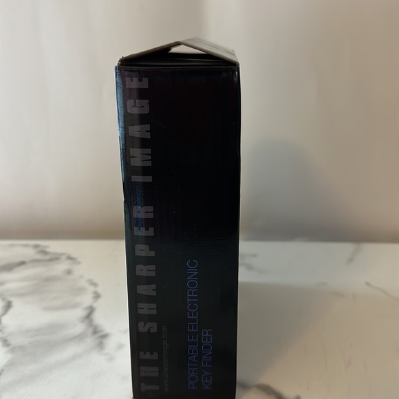 NEW- The Sharper Image portable key finder - Picture 6 of 12